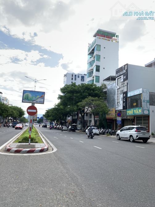 Cho thuê toà nhà 4 tầng trống suốt mặt tiền đường Nguyễn Văn Linh - 120tr/tháng - 11