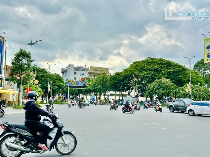 Bán nhà mặt tiền 30 tháng 04 Quyết Thắng, Biên Hòa, 90m2, giá 11 tỷ 900. - 1