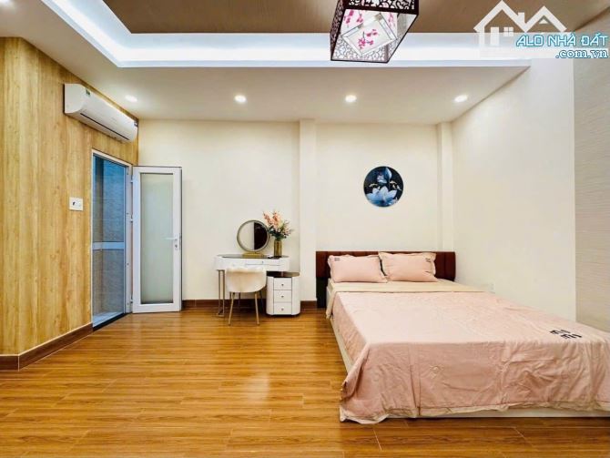 Kẹt tiền bán GẤP nhà Trần Quang Diệu, Q3. Giảm còn 5tỷ450 nhà 60m2.Ngay ngã tư Lê Văn Sỹ - 1