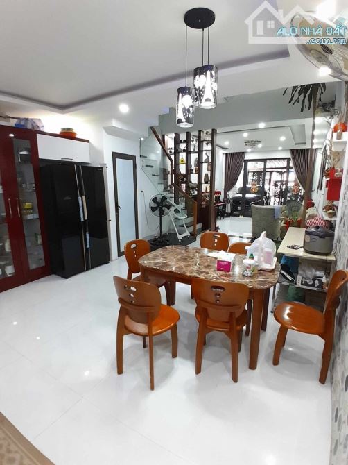 Nhà Hoà Minh, ngay bến xe trung tâm, chợ Hoà Mỹ, 100m2,4 ngủ, 2,95 tỷ Thương Lượng - 1