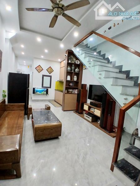 Bán nhà Hà Đông, 40m2 ngõ ô tô, Quốc lộ 6, giá nhỉnh 2 tỷ - 1