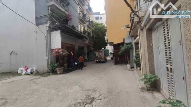 Nhà đẹp phố Lâm Du, quận Long Biên - DT 90m2 - Ô tô - Giá 13.xx tỷ. - 1