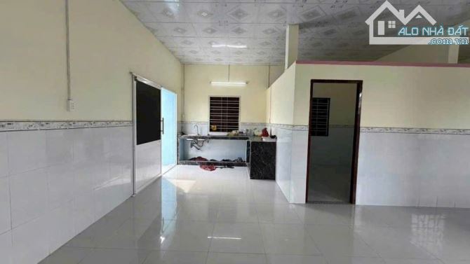 Bán nhà vườn 2 mặt tiền đường nhựa, 316m2 thổ cư tại Cần Đước. Giá chỉ 2.8 tỷ - 2