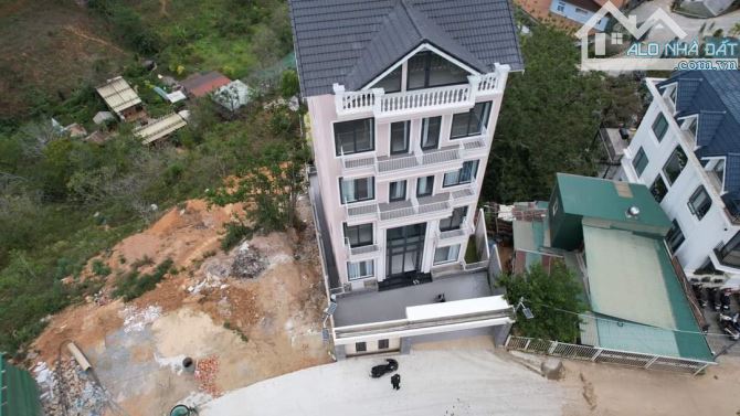 Cần bán lô đất xây khách sạn đường Khe Xanh, phường 10, tp Đà Lạt. 469,97m² - 8ty7 - 2