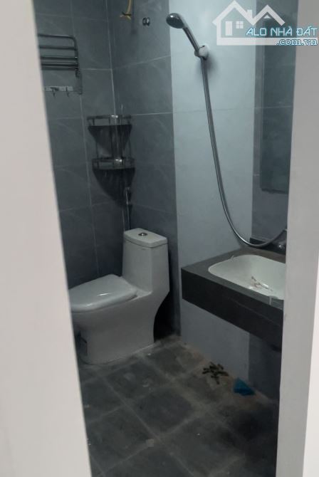 Cần bán gấp căn nhà 35m² ô tô đỗ cửa tại Phụng Châu - 3