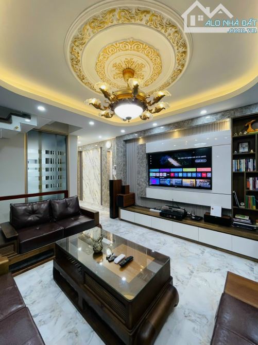 Vị trí vàng! Nhà mới 2 mặt tiền hẻm 10m Dương Quảng Hàm,P5,GV 4x20m 5 tầng 5PN 6WC 10,5 tỷ - 3