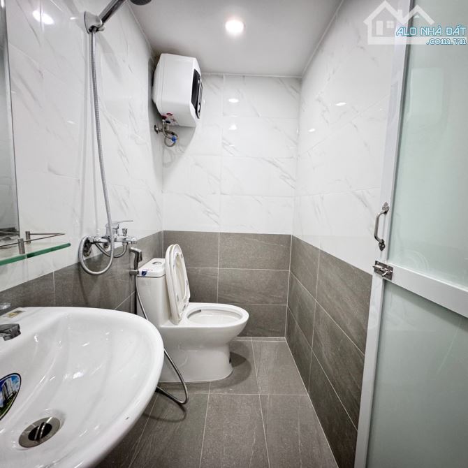 BÁN CĂN HỘ TẬP THỂ TẦNG 1 LƯƠNG THẾ VINH. DT 75M2 x 3NGỦ, 2WC, FULL NỘI THẤT - 3