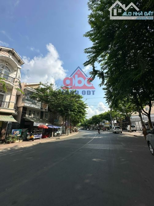 D143 🆘 HOT! Đất mặt tiền giá ngộp!!! ✳️Bán lô đất mặt tiền đường Huỳnh Văn Luỹ phường Qua - 4