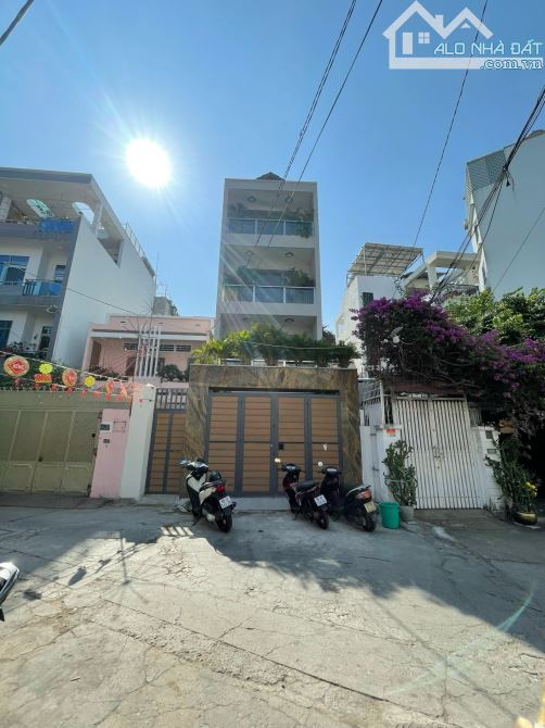 Villa Trần Huy Liệu, P15, Phú Nhuận - 4.7mx24m, NH: 5.7m = 111m2 - Trệt 3 lầu - 23.2 Tỷ - 4