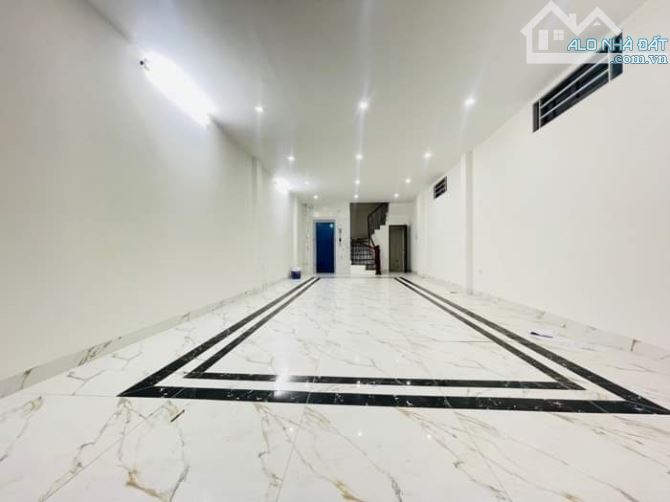 Bán nhà mặt phố Võ Chí Công, Tây Hồ 250m2, mặt tiền 8m. Giá 92 tỷ