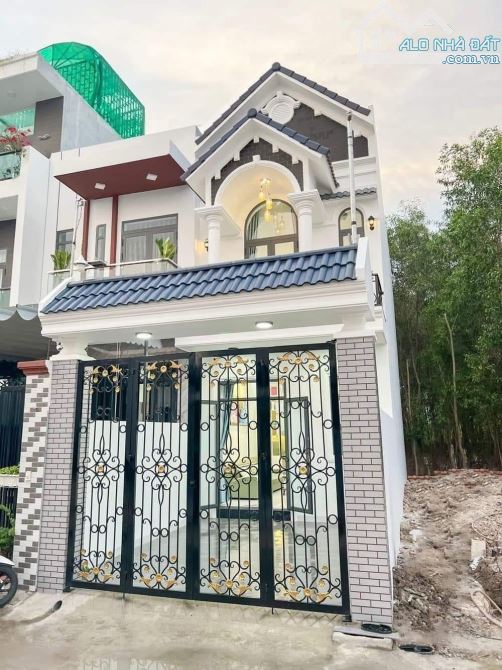 nhà ngay đường Đồng Khởi Biên Hòa giá 1tỷ850 sổ riêng thổ cư đường xe hơi 6m