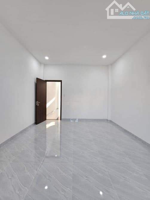 Bán Gấp Nhà Lầu Mới Giá Rẻ = Giá Đất, Ngay KDC Tân Triều, Giáp Bửu Long, Sổ Riêng Thổ Cư