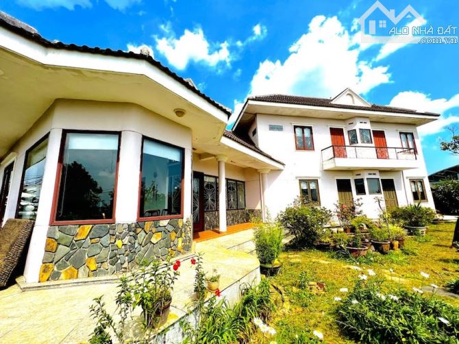 Villa Mặt Tiền Sổ Riêng Sương Nguyệt Ánh, Phường 9, Đà Lạt, 938m2 đường 20m