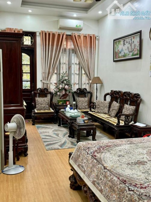 NHÀ MẶT PHỐ KIM MÃ, BA ĐÌNH ĐẸP SANG, KINH DOANH, VỈA HÈ 4M, NỞ HẬU 48m2x5 TẦNG 24,98 TỶ