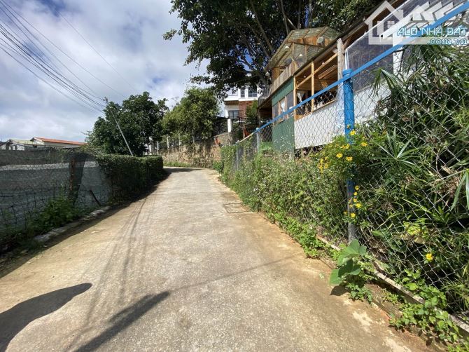 BÁN NHANH LÔ ĐẤT HẺM XE 16 CHỔ TẠI HÙNG VƯƠNG VIEW ĐỒI THÔNG  PHƯỜNG 10 TP ĐÀ LẠT