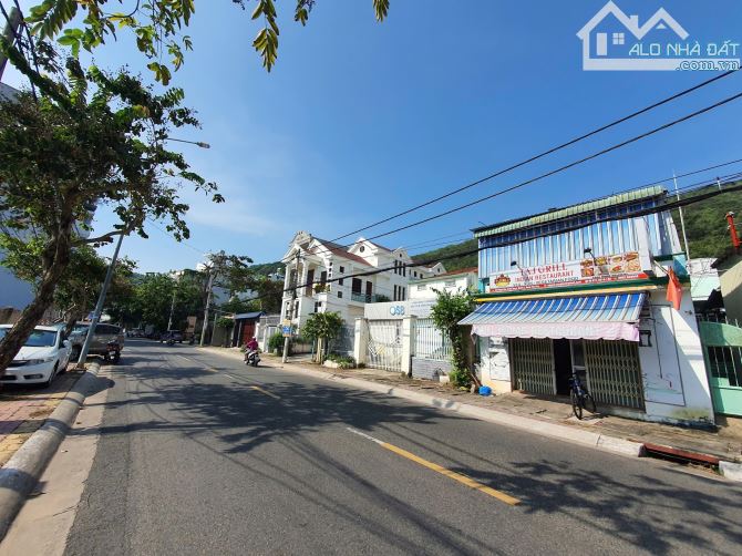 Bán nhà gần Bãi Sau- S=900m2 Ngang 18m- góc 2 mặt tiền đường Phan Chu Trinh- TPVT- 92 tỷ