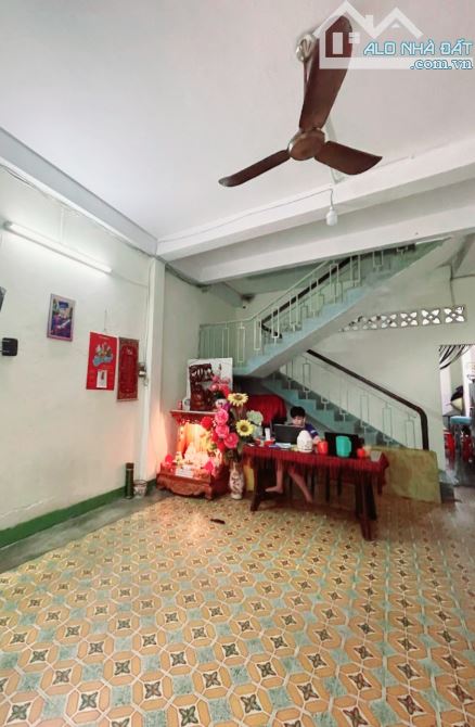 Bán nhà hxh Lạc Long Quân, quận Tân Bình - 81m2 3 tầng Vuông đẹp, chỉ 7 TỶ.