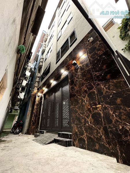 THIÊN ĐƯỜNG CHO THUÊ - GẦN CÁC TRƯỜNG ĐẠI HỌC LỚN - 12 PHÒNG - DOANH THU 65 TRIỆU/ THÁNG