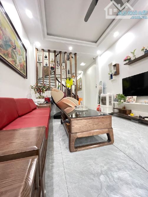 HÀNG XÓM ĐÔ NGHĨA-HÀ ĐÔNG 43M2-NHÀ ĐẸP- TẶNG FULL NỘI THẤT- VÀI BƯỚC ÔTÔ