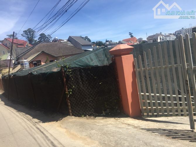 BÁN NHANH LÔ ĐẤT HẺM XE 16 CHỔ TẠI HÙNG VƯƠNG VIEW ĐỒI THÔNG  PHƯỜNG 10 TP ĐÀ LẠT - 1