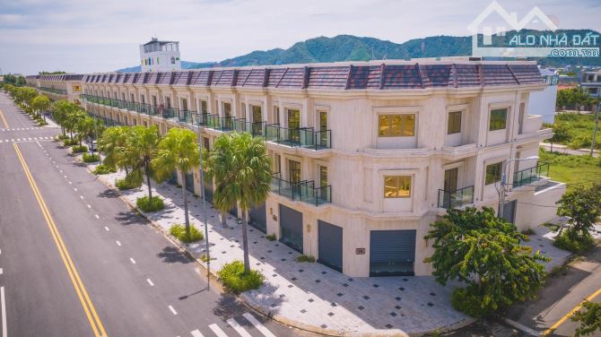 Cho thuê 2 mặt tiền Shophouse Lakeside Infinity - 1