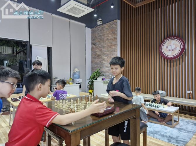 CHÍNH CHỦ CẦN BÁN CĂN SHOPHOUSE CHÂN ĐẾ 2 TẦNG TÒA NHÀ NGÃ TƯ NGUYỄN LAM - CHU HUY MÂN - 1