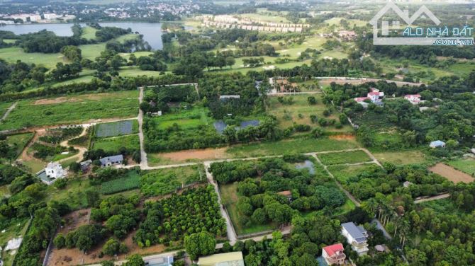 CẦN BÁN NHANH, NHỈNH 2TỶ 1082m2 100 THỔ CƯ CẠNH SÂN GOLF SKY LAKE - 2