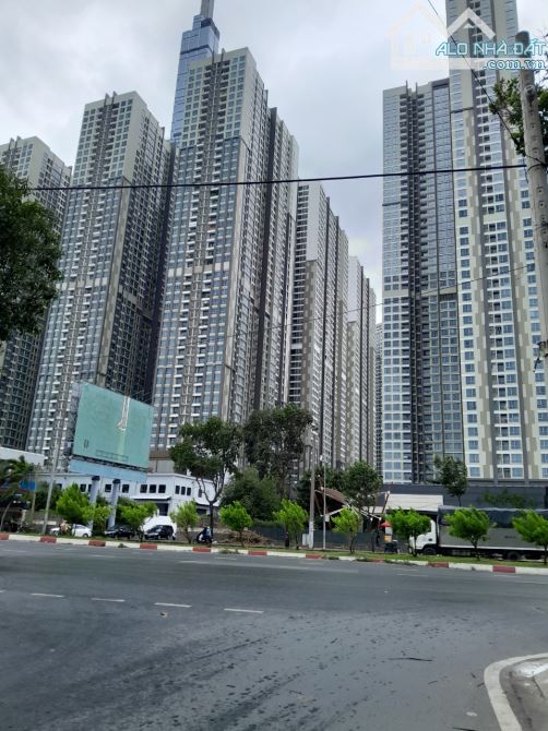 Bán nhà đường Nguyễn Hữu Cảnh, cạnh Landmark81,110m2, 3 tầng, 18.2 tỷ - 2