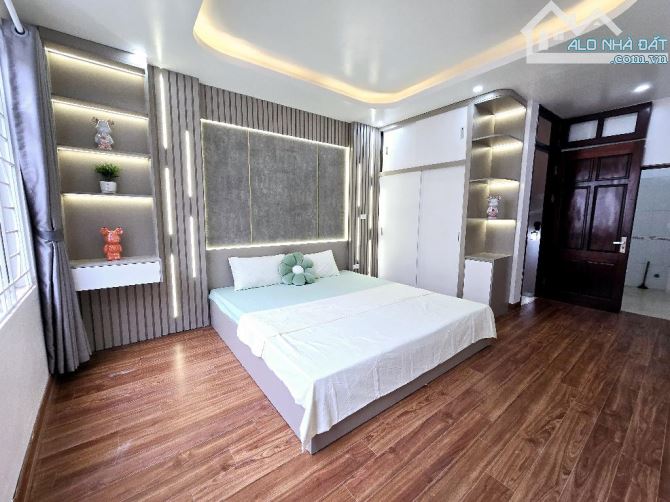 34m2, 5 tầng 3 ngủ full nội thất xịn, trung tâm Thanh Xuân, 5m ra ô tô, trước nhà 3m - 2