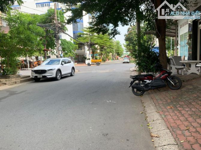Nhà phố 3 lầu KDC Nam Long Phú Thuận Quận 7.DT:  4 x 20m,giá 10,5 tỷ,SHR. - 3