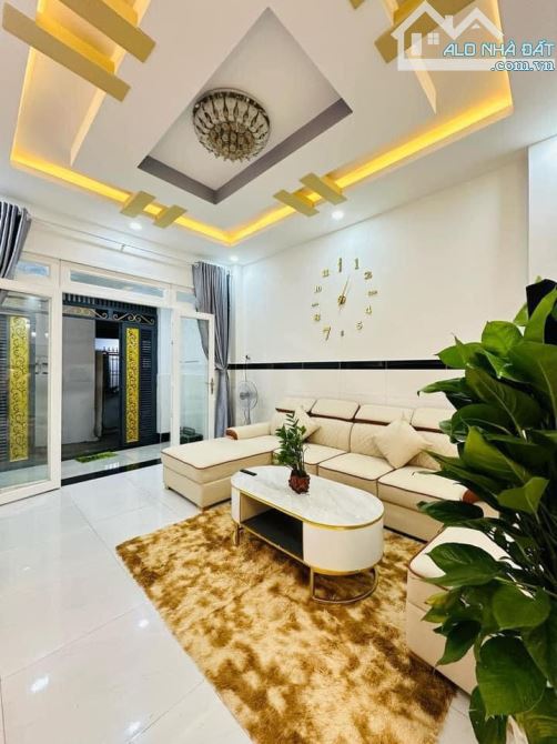 Bán gấp căn 60m2 tại Cống Quỳnh, p. Nguyễn Cư Trinh, q.1 hẻm xe hơi, sổ riêng , giá 4tỷ250 - 5