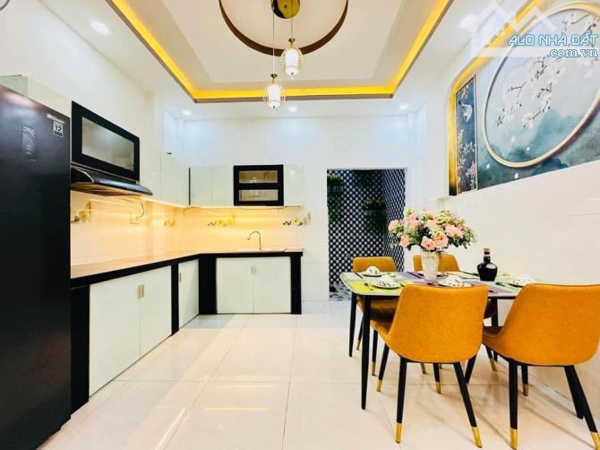 Bán gấp căn 60m2 tại Cống Quỳnh, p. Nguyễn Cư Trinh, q.1 hẻm xe hơi, sổ riêng , giá 4tỷ250 - 6