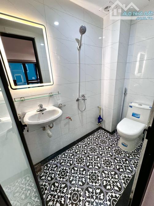 THIÊN ĐƯỜNG CHO THUÊ - GẦN CÁC TRƯỜNG ĐẠI HỌC LỚN - 12 PHÒNG - DOANH THU 65 TRIỆU/ THÁNG - 9