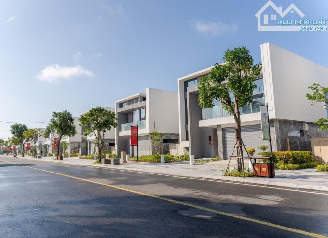 Hiếm! Biệt thự vừa có sông có biển, có sân golf, có diện tích 336m2, có sổ đỏ giá 12,5 tỷ - 4