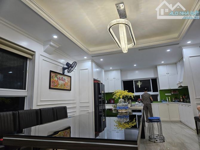 Bán nhanh nhà Huỳnh Thúc Kháng-Vỉa hè ôtô tránh kinh doanh 56m2 5 tầng-mặt tiền 5M-22 Tỷ - 1