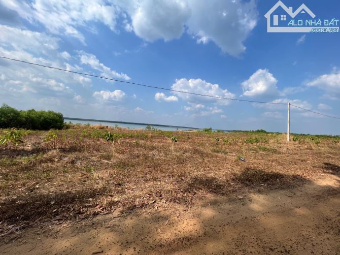 Bán hơn 8 sào đất View Hồ Dầu Tiếng, Thích Hợp nghỉ Dưỡng Cuối Tuần Tuyệt Đẹp