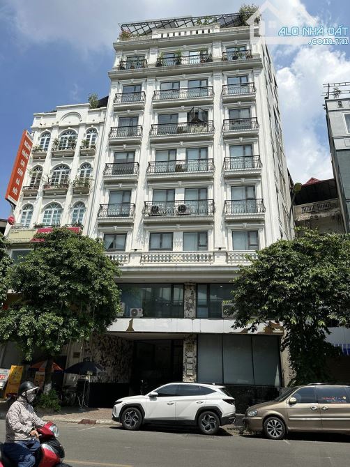 Bán tòa Bulding mặt phố Hào Nam, lô góc, 100m2, 7T, MT 9m, 35.5 tỷ