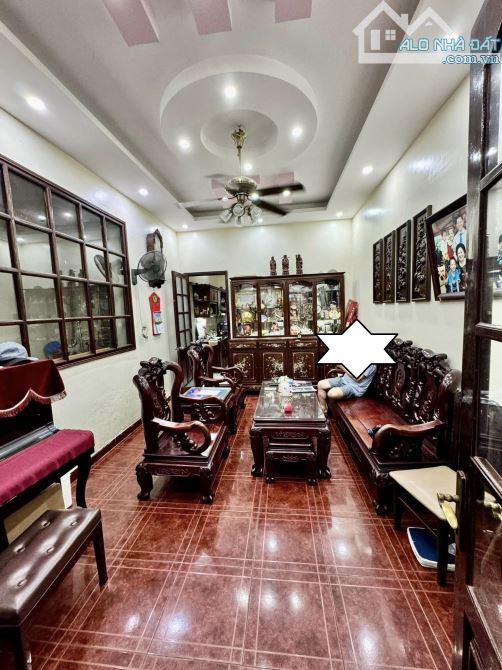 Cần bán nhà phân lô phố Trần Quốc Hoàn 80m2, 4T,lô góc, ô tô tránh,vỉa hè,  kinh doanh