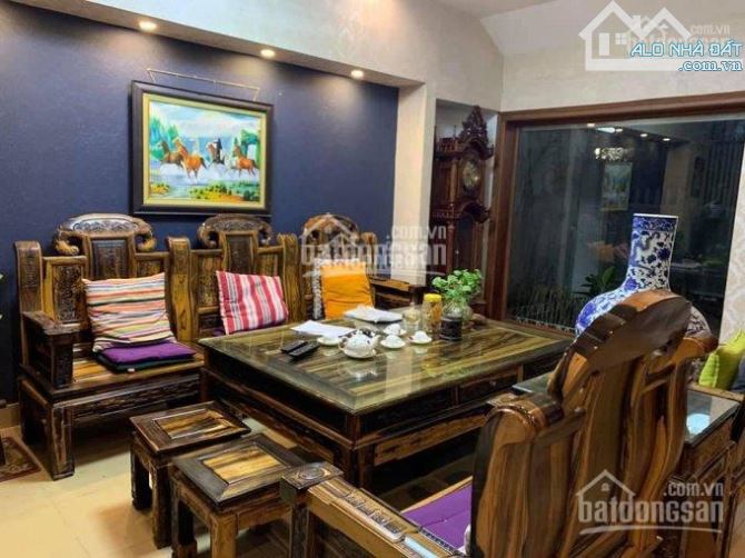 Người quen cần bán biệt thự vườn. DT 140m2 MT 10m x 4T lô góc. Ngôi nhà mơ ước