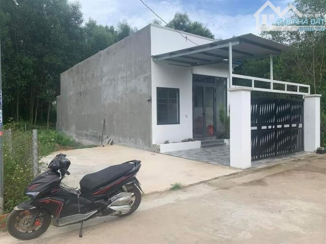 Cần bán căn nhà mới xây, 84m2, Tân Phú Trung, Củ Chi, SHR, Giá 820 Triệu.