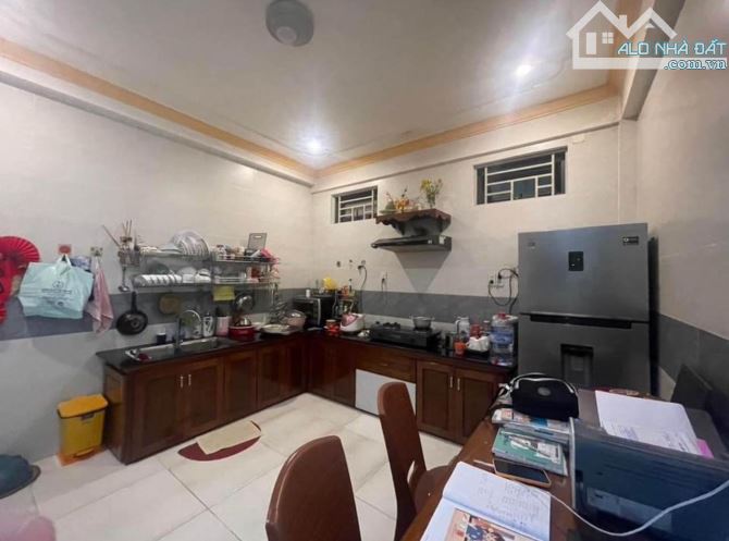 NHÀ 3 TẦNG KQH BÀU VÁ VIEW KÊNH TRƯỚC SAU ĐỀU THOÁNG, NGANG 6M, DT 150M2  🏘️🏘️