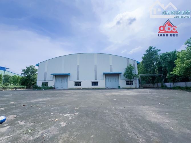 Cho thuê xưởng 2900m2 dt khuân viên 8000m2. trong kcn tam phước biên hoà đồng nai. Chỉ 3đô - 2