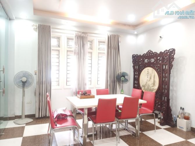 Người quen cần bán biệt thự vườn. DT 140m2 MT 10m x 4T lô góc. Ngôi nhà mơ ước - 2