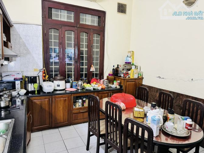 Cần bán nhà phân lô phố Trần Quốc Hoàn 80m2, 4T,lô góc, ô tô tránh,vỉa hè,  kinh doanh - 3