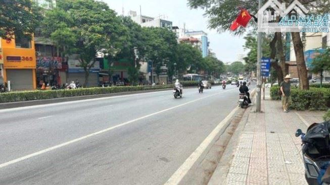 MẢNH ĐẤT VÀNG – MẶT PHỐ NGUYỄN VĂN CỪ - VỈA HÈ 9M – KINH DOANH SẦM UẤT. - DT: 130M, MẶT T - 3