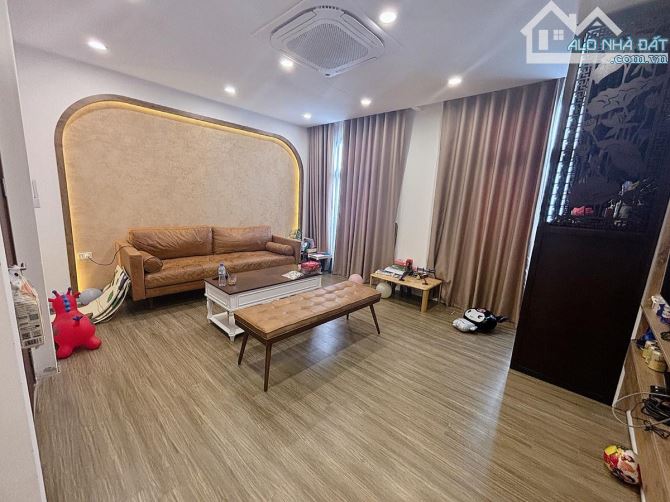 Vip!Đường Láng,vài bước mặt phố,bãi ô tô ngay cạnh,full nội thất xịn,49m2*8T. - 4