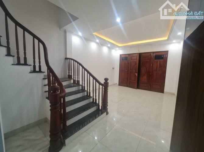 45M2 NHÀ ĐẸP CẦU DIỄN - Ô TÔ ĐỖ CỬA - FULL NỘI THẤT - GIÁ 5 TỶ - MINH KHAI. - 4