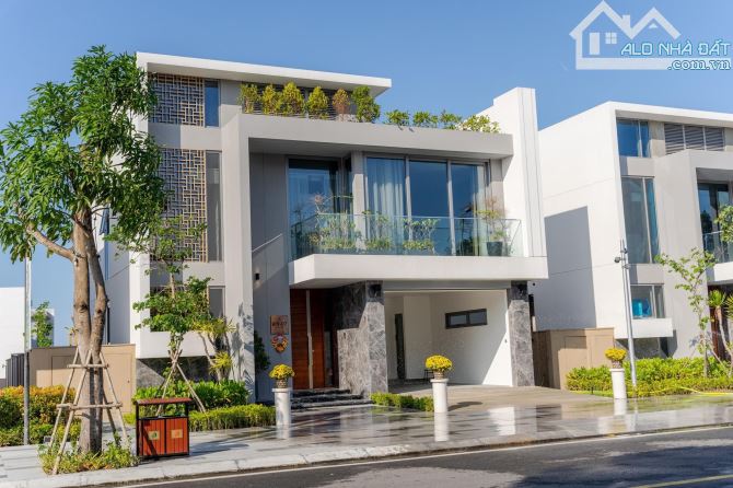 Hiếm! Biệt thự vừa có sông có biển, có sân golf, có diện tích 336m2, có sổ đỏ giá 12,5 tỷ - 9