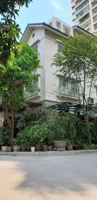 Người quen cần bán biệt thự vườn. DT 140m2 MT 10m x 4T lô góc. Ngôi nhà mơ ước - 5