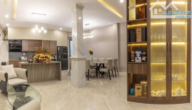 🔥 Villa 2 mặt tiền 137m2 Trung Tâm P4 - đang cho thuê hơn 30tr/1tháng - 6